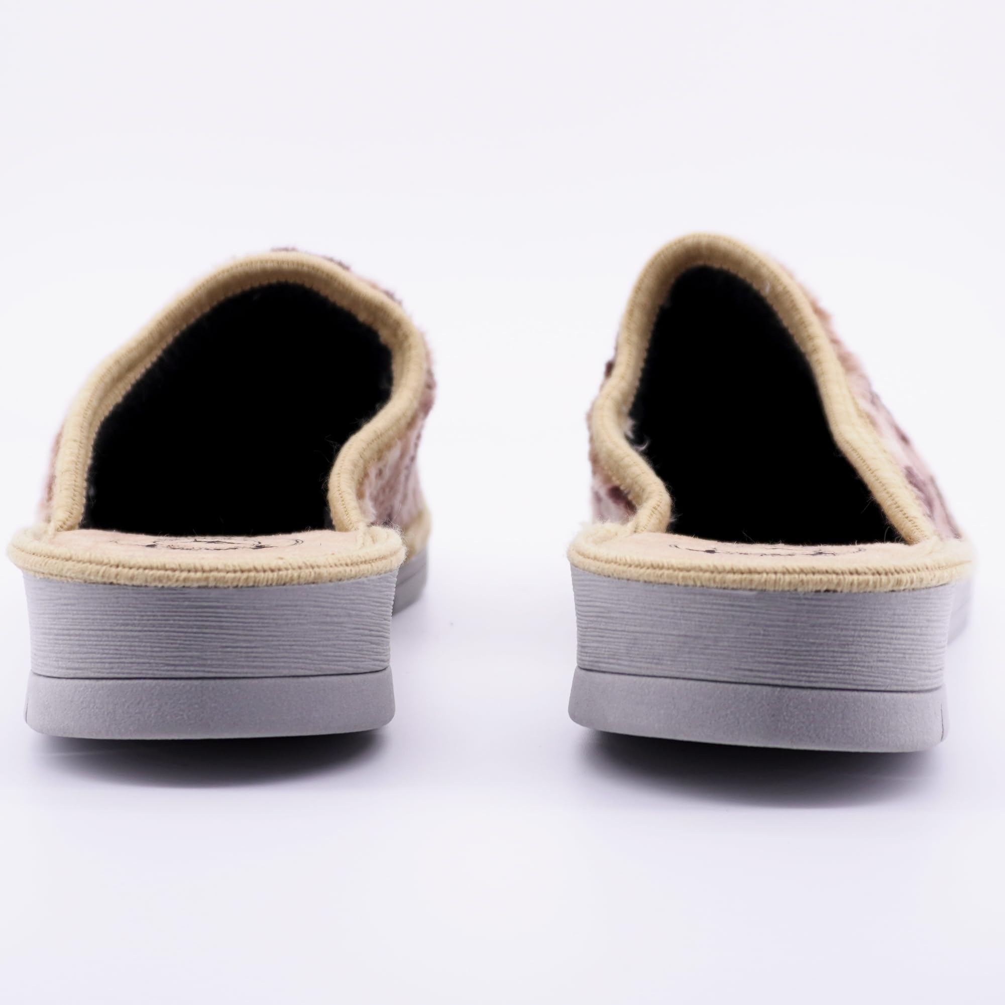 JOMIX Hausschuhe Damen Winter Pantoffeln Gefüttert Rutschfest Leicht Bequem Hüttenschuhe Weich Geschlossen mit Herzmuster Made in Italy