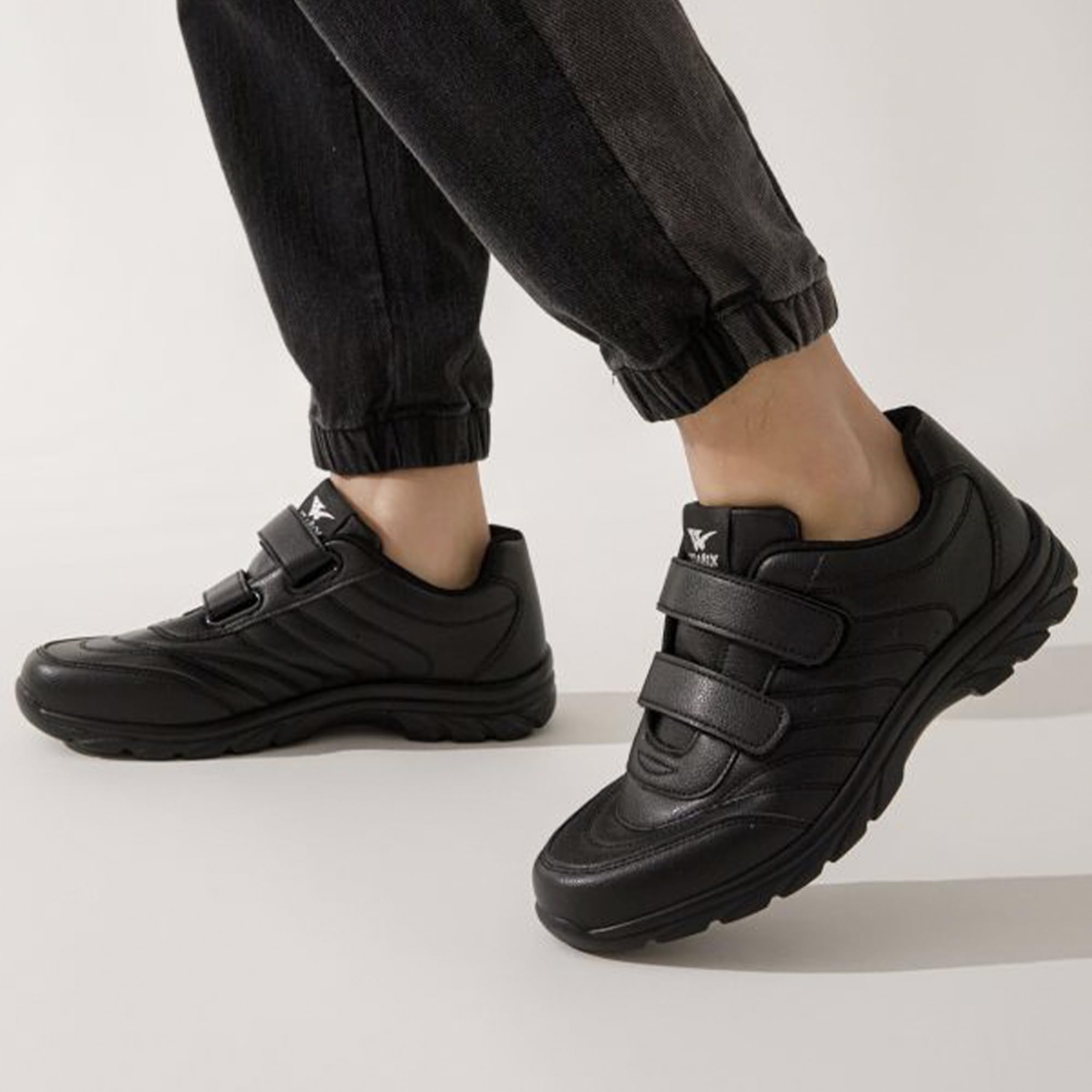 JOMIX Herren Atmungsaktiv Laufschuhe Sportschuhe Sneaker Running Tennis Schuhe Freizeit Herrenschuhe mit Klettverschluss Walkingschuhe Atmungsaktive Trainers Turnschuhe (Schwarz, 40 EU, U210)